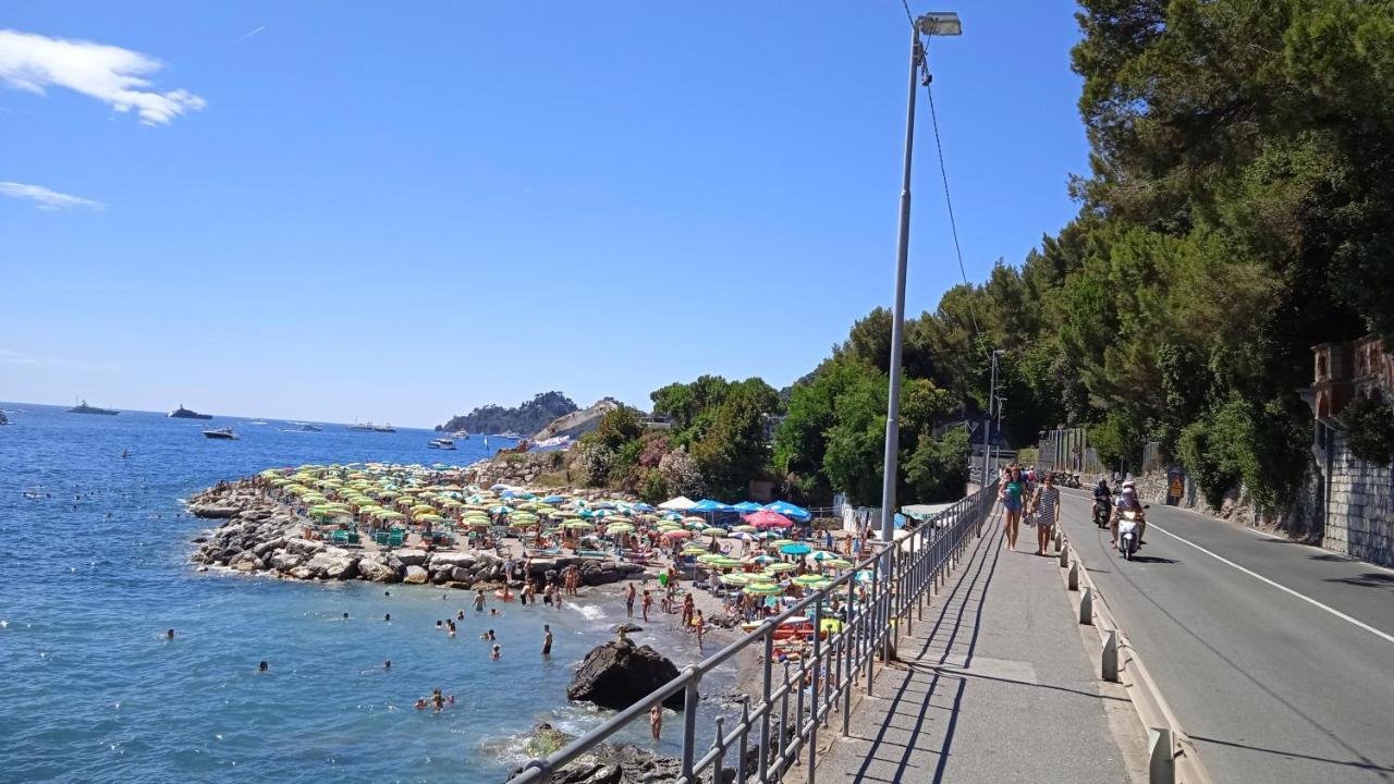 Azzurra Holiday Home - 850 M Al Mare - 75 Mq - Balconata Vivibile - Wi-Fi - Pay Tv Gratis - Posteggio Auto Condominiale Non Assegnato Rapallo Luaran gambar